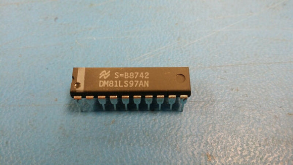 (1 PC) DM81LS97AN NSC Bus Driver, 2-Func, 4-Bit, True Output, TTL, PDIP20