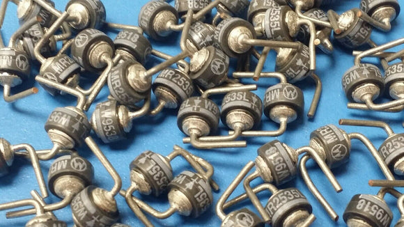 (2 PCS) MR2535L MOT Diode TVS Single Uni-Dir 20V 2-Pin Case 194-04