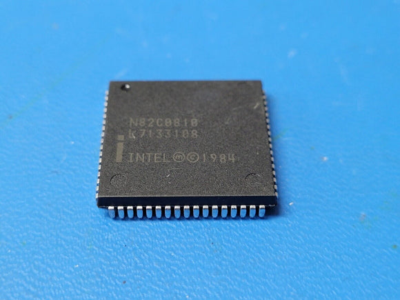 (1 PC) N80C08-10 INTEL DRAM CONTROLLER 1MX8 NOS PLCC-68