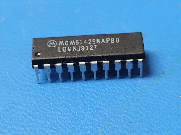 (1 PC) MCM514258AP80 MOT Static Column DRAM, 256KX4, 80ns, CMOS, PDIP20
