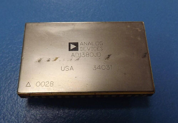 (1PC) AD1380JD ADC Single SAR 50ksps 16-bit Parallel 32-Pin BB HDIP