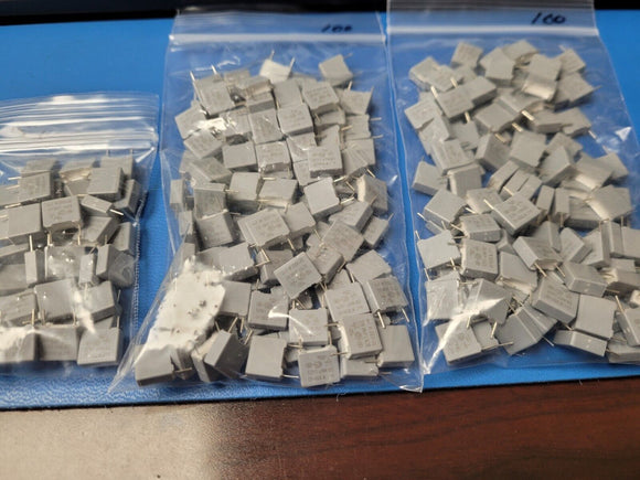 (10 PCS) BFC233920472 VISHAY Capacitor Film X2 MKP 4.7nF 20% 310Vac Pitch 7.5mm