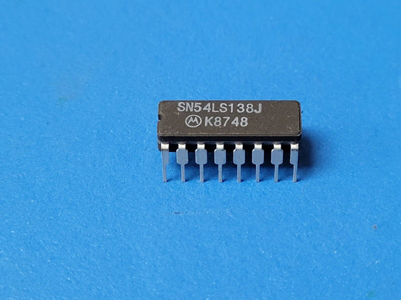 (1 PC) SN54LS138J MOT Decoder/Demultiplexer Single 3-to-8 CDIP16