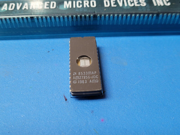(1 PC) AM27256-1DC AMD UVPROM, 32KX8, 170ns, NMOS, CDIP28
