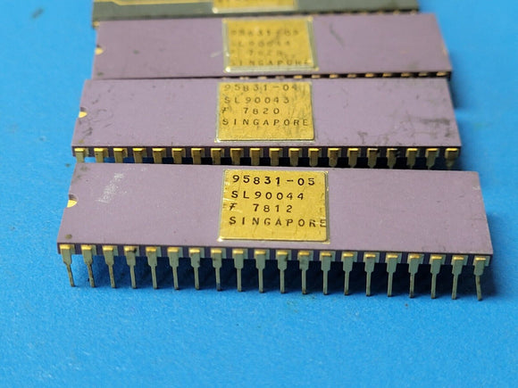 (1 PC) 95831-05 FSC IC GOLD PLATED 40 PIN CDIP