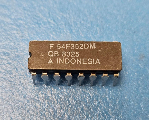 (1PC) 54F352DMQB Multiplexer, F/FAST Series, 2-Func, 4 Line Input, TTL, CDIP16