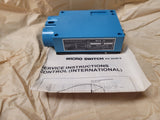 (1 PC) FE-MLS11S-F20A MICRO SWITCH MODULATED PHOTOELECTRIC CONTROLLER