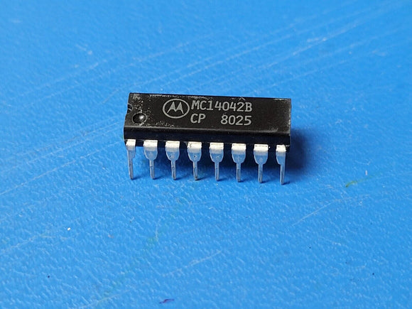 (10 PCS) MC14042BCP MOT IC TRANSP LATCH QUAD P/N 16-DIP