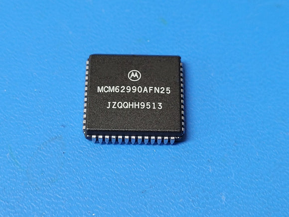 (1 PC) MCM62990AFN25 MOT Cache Tag SRAM, 16KX16, 25ns, CMOS, PLCC-52