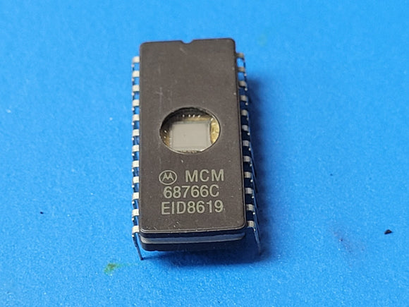 (1 PC) MCM68766C MOT 8BIT UV ERASABLE PROM CDIP-24