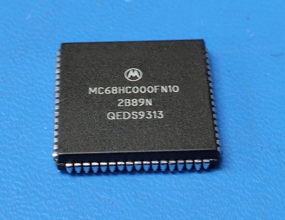 (1 PC) MC68HC000FN8 MOT Microprocessor, 32-Bit, 8MHz, CMOS, PLCC68