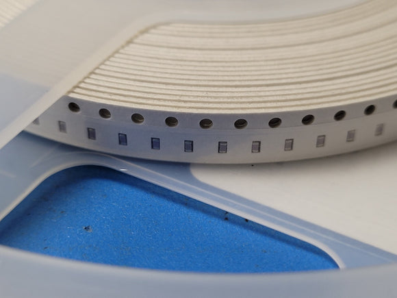 (25 PCS) LD031A101FAB2A AVX MLCC, CAP CER 100PF 100V 1% C0G/NP0 0603