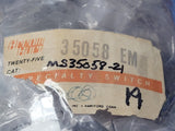 (1 PC) MS35058-21 CROUSE Toggle Switch, SPDT, On-off-on, Latched, 25A, 28VDC