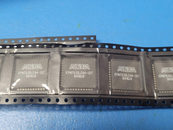 (1 PC) EPM7032LC44-15T ALTERA IC CPLD 32MC 15NS 44PLCC
