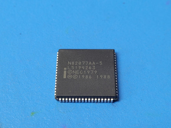 (1 PC) N82077AA-5 INTEL Floppy Disk Drive Controller 0.0625MBps, CMOS, PLCC-68