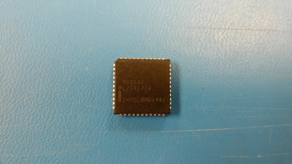 (2 PCS) N82503 INTEL 3 CHANNEL(S) 10Mbps LOCAL AREA NETWORK CONTROLLER PLCC44