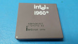 (1 PC) A80960CA-33 INTEL RISC Microprocessor, 32-Bit, 33MHz, CMOS, CPGA168