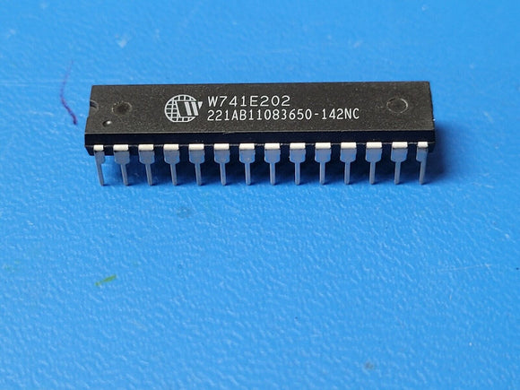(1 PC) W741E202 WINBOND 4-BIT FLASH MICROCONTROLLER PDIP-28