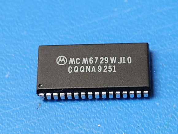 (2 PCS) MCM6729WJ10/BWJ10 MOT Standard SRAM, 256KX4, 10ns, BICMOS, SOJ32