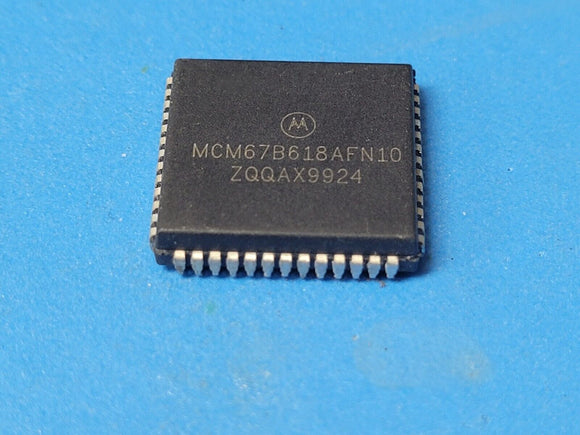 (1 PC) MCM67B618AFN10 MOT Cache SRAM, 64KX18, 10ns, BICMOS, PLCC52
