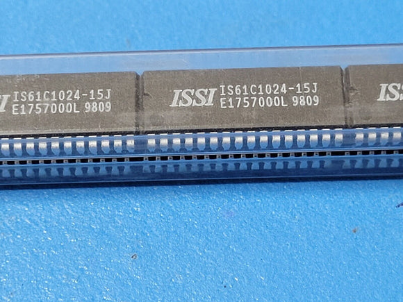 (2 PCS) IS61C1024-15J ISSI Standard SRAM 128KX8 15ns CMOS SOJ32