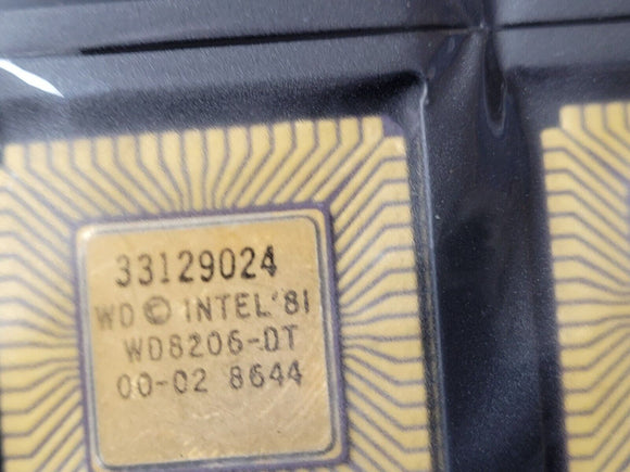 (1 PC) WESTERN DIGITAL WD8206-DT-00-02 = R8206 INTEL GOLD LCC-68