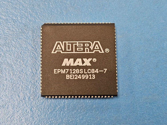 (1PC) EPM7128SLC84-7 CPLD MAX 2.5K Gates 128 Macro Cells 125MHz 5V PLCC84