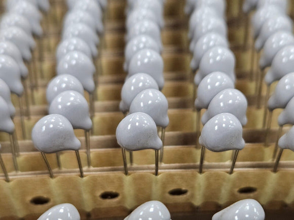 (100PCS) ENC391D-05A-TS-B Fuji Varistor, 320V, 8J, Through Hole Mount