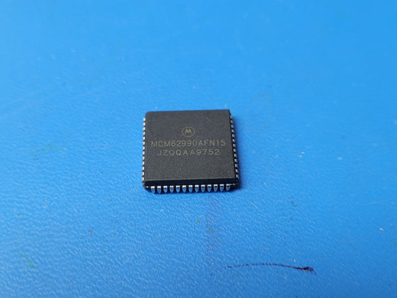 (1 PC) MCM62990AFN15 MOT Cache Tag SRAM, 16KX16, 15ns, CMOS, PPCC-52