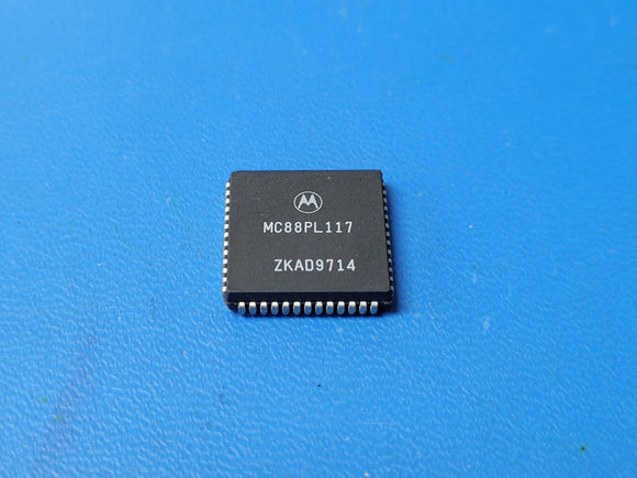 (1 PC) MC88PL117FN MOT PLL Based Clock Driver 15 True Outputs CMOS PLCC-52
