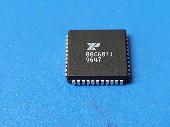 (1 PC) XR88C681J EXAR IC UART CMOS DUAL 44PLCC