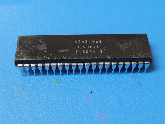 (1 PC) 95831-04 (HL90043) FSC OBSOLETE 40 PIN IC