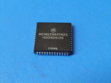 (1PC) MCM62995FN25 MCM62995AFN25 MOT Cache Tag SRAM, 16KX16, 25ns, CMOS, PLCC-52
