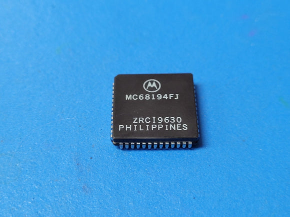 (1 PC) MC68194FJ MOT Modem, 10000kbps Data, Bipolar, CLCC52