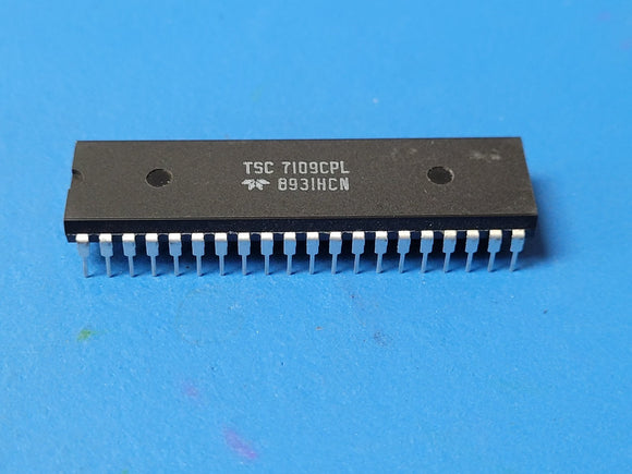 (1 PC) TSC7109CPL TELEDYNE IC DRVR 7 SEG 3 1/2 DIGIT 40DIP