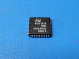(2 PCS) M29F102B-70K1 STMICRO Flash Memory, 64KX16, 70ns, PLCC-44
