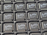 (2 PCS) ISPLSI2032-110LT44 LATTICE EE PLD, 13ns, 32-Cell, CMOS, PQFP44