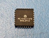 (3PCS) MC100E111FN Motorola Low Skew Clock Driver 800MHz PLCC28