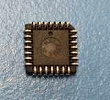 (3PCS) MC100E111FN Motorola Low Skew Clock Driver 800MHz PLCC28