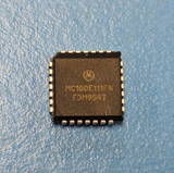 (3PCS) MC100E111FN Motorola Low Skew Clock Driver 800MHz PLCC28