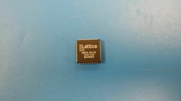 (2 PCS) M4A5-32/32-10JC LATTICE IC CPLD 32MC 10NS 44PLCC
