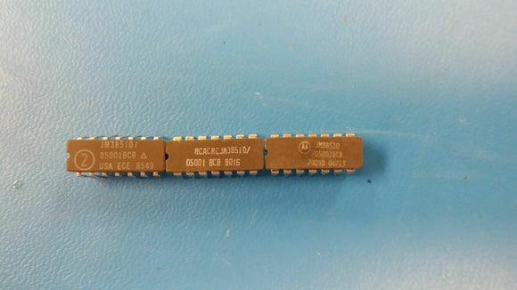 (1 PC) JM38510/05001BCB QUAD 2-INPUT NAND GATE CDIP14 (NSC,MOT,RCA,SPRAGUE)