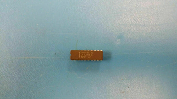 (1 PC) D82288-10 INTEL 10MHz CONTROL AND CMD SIG GEN CDIP20