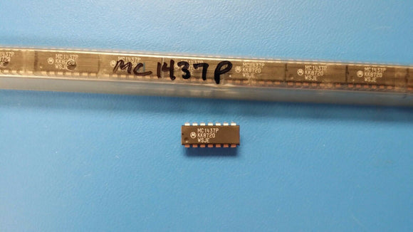 (1 PC) MC1437P MOT MATCHED DUAL OPERATIONAL AMPLIFIERS 14PIN PDIP