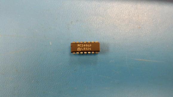 (2 PCS) MC1496P MOT ANALOG MULTIPLIER OR DIVIDER PDIP14
