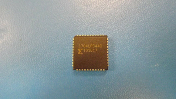 (1 PC) XC1704LPC44C XILINX PROM Serial 4M-bit 3.3V 44-Pin PLCC