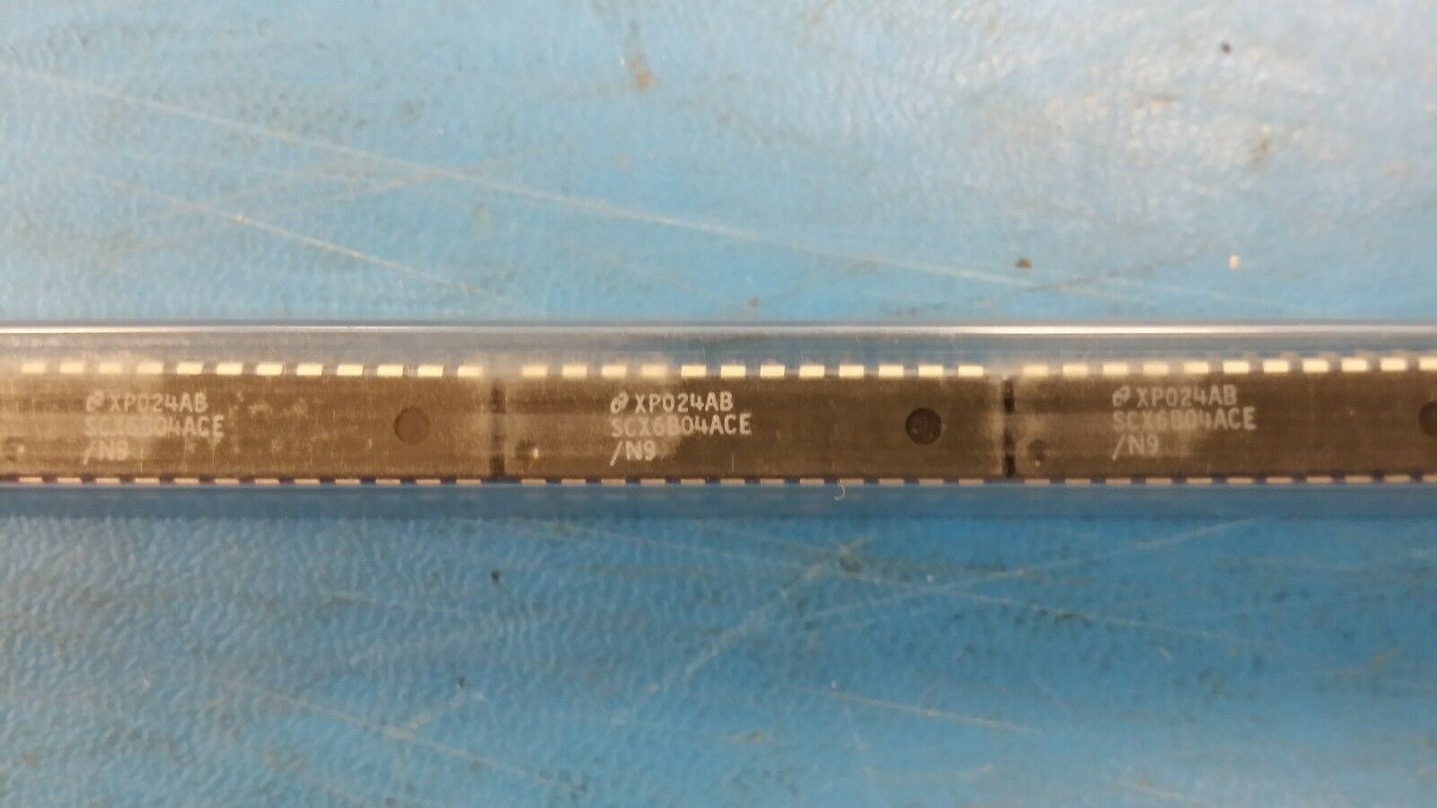 Circuit Intégré TEA5640C / TEA5640 - ST - DIP - Décodeur PAL/SECAM/NTSC - Neuf