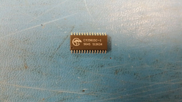 (2 PCS) CY2961SC-1 Processor Specific Clock Generator 83.308MHz MOS SOIC-28