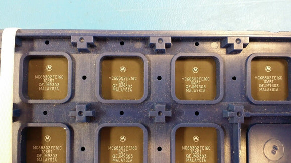 (1 PC) MC68302FE16C Micro Peripheral IC, CMOS, QFP132 1.2SQ
