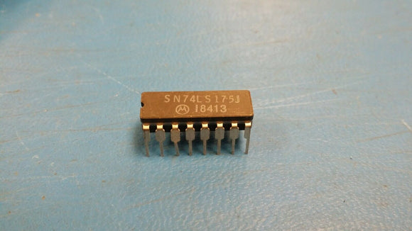 (2 PCS) SN74LS175J MOT D Flip-Flop, 4-Func, Positive Edge Triggered, TTL, CDIP16